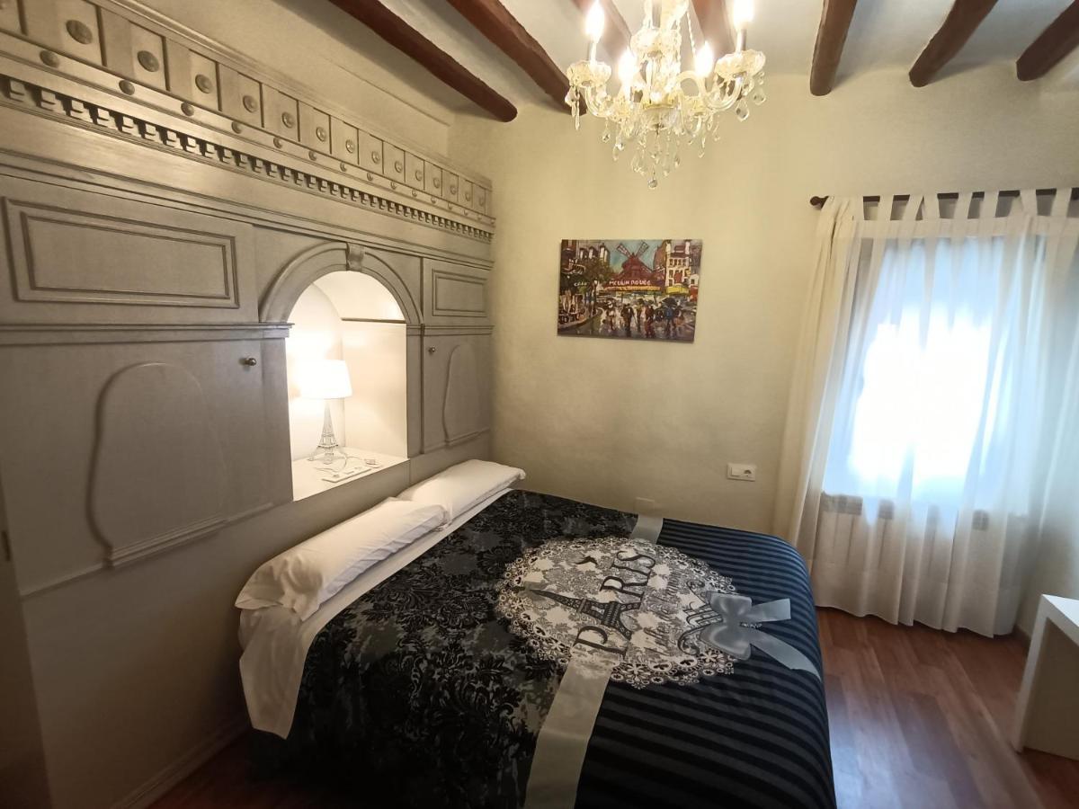 Rey Mundo Hotel Munébrega Eksteriør billede